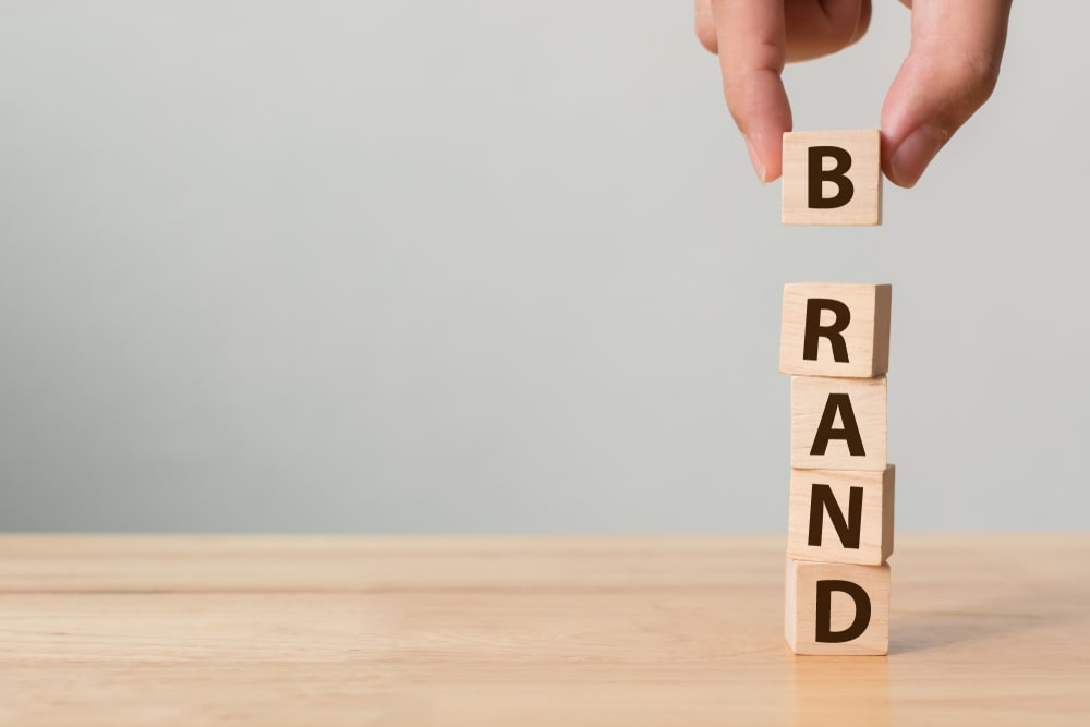 imagem com a palavra brand para representar texto sobre branding