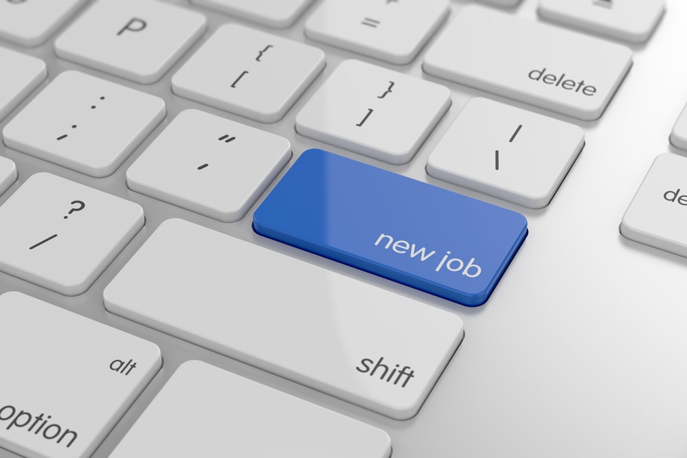 teclado com a tecla new job (novo emprego) em destaque para ilustrar texto sobre melhor forma de conseguir emprego