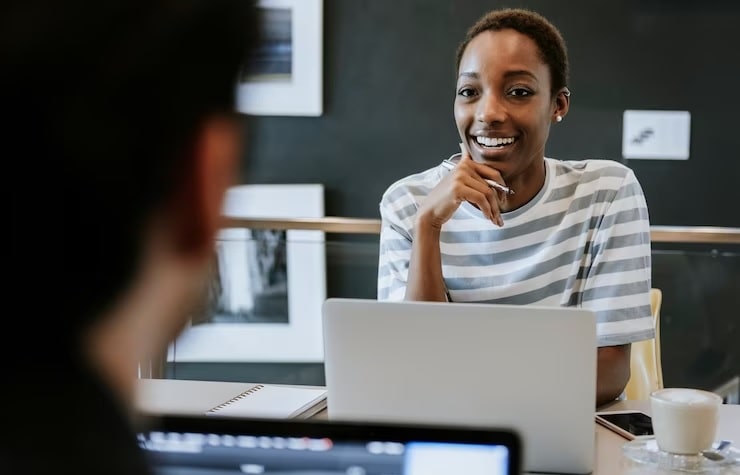 ambiente de trabalho para ilustrar texto sobre como se tornar tech recruiter