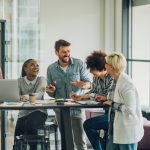 como se comportar no ambiente de trabalho com os colegas