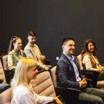 palestrante em palestra com auditório