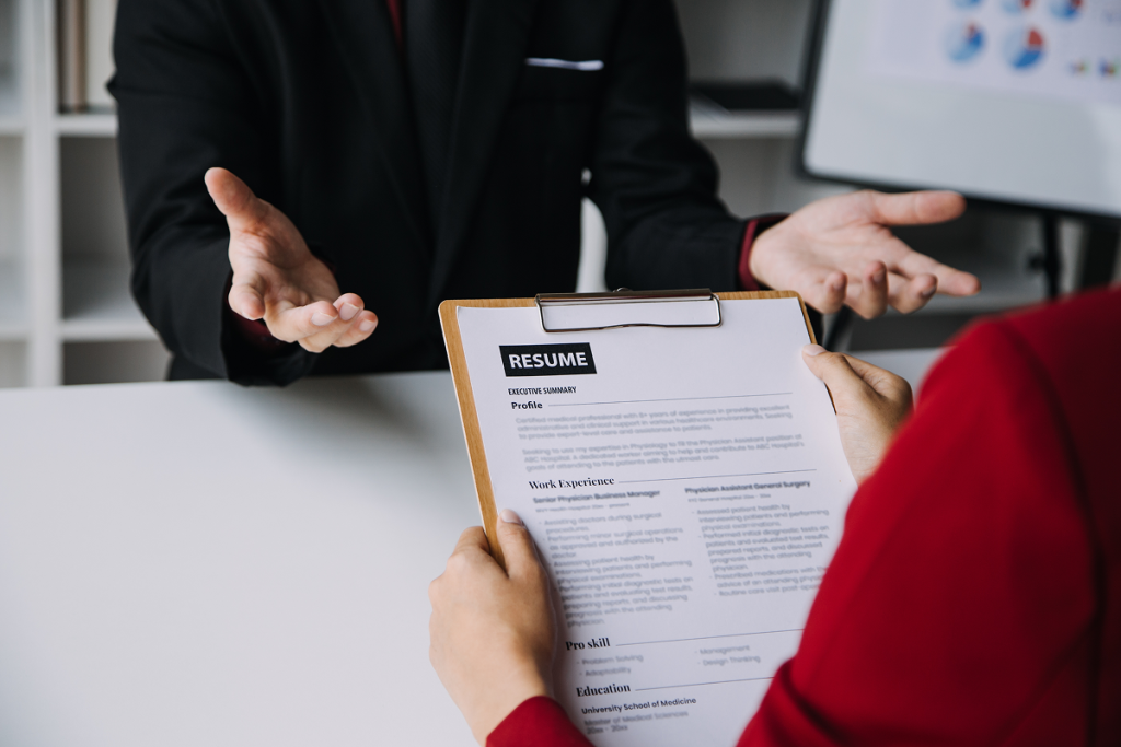 Entrevista de emprego. Resumo profissional exemplos